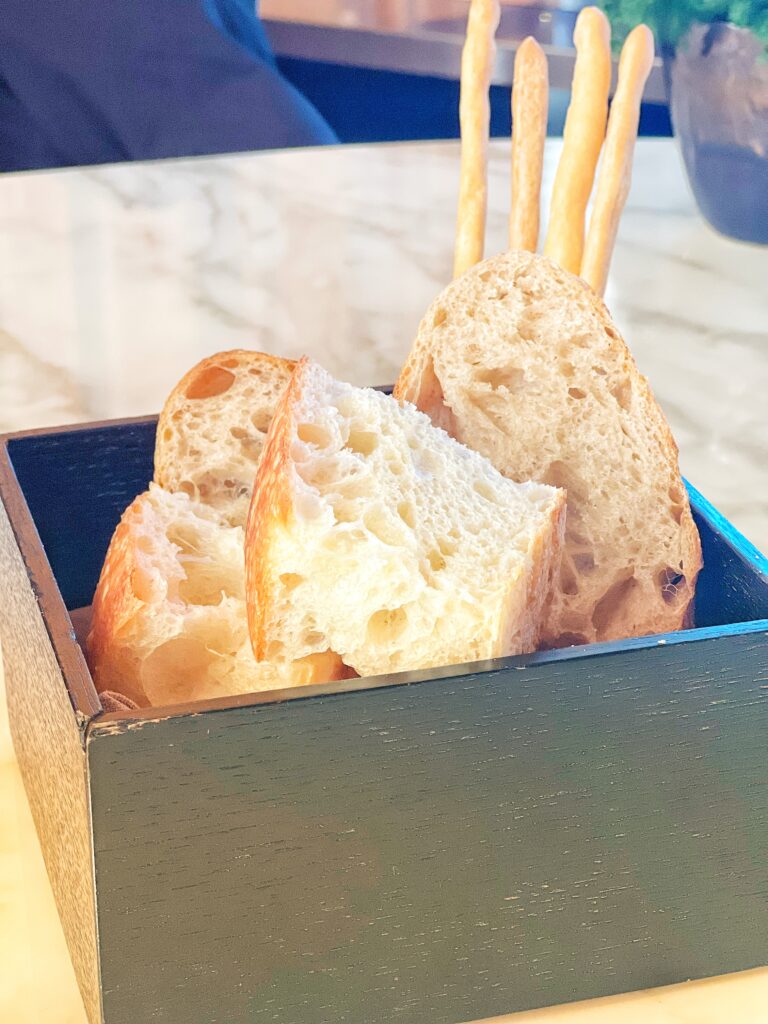 BVLGARIレストランのパンブルガリレストランのパン ブルガリレストランのグリッシーニ